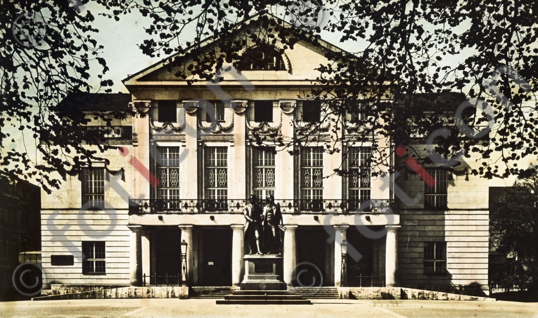 Das Deutsche Nationaltheater und die Staatskapelle Weimar | The German National Theater and Staatskapelle Weimar (simon-156-089.jpg)